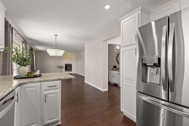 2505 MARATHON AVENUE, Neenah, WI 54956