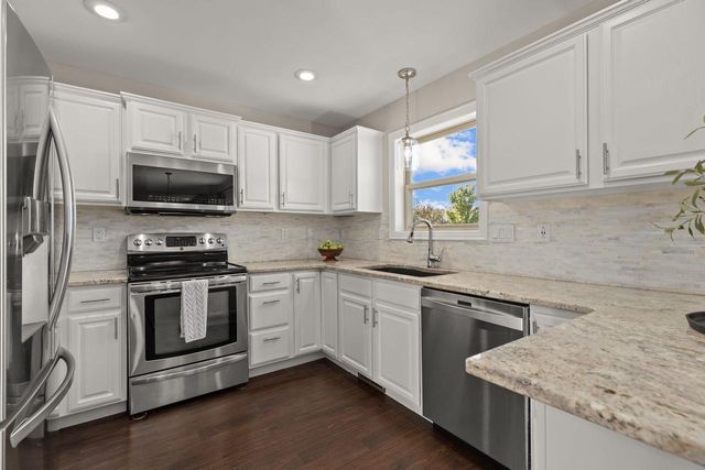 2505 MARATHON AVENUE, Neenah, WI 54956