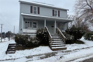 1002 Webster St, Farrell, PA 16121