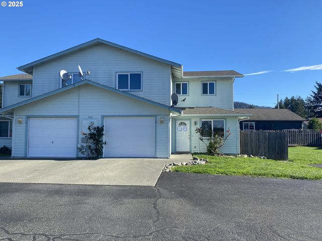 722 PIONEER Rd A, Brookings, OR 97415