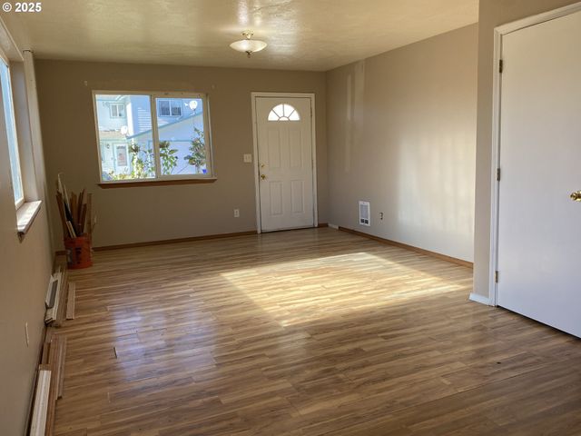 722 PIONEER Rd A, Brookings, OR 97415