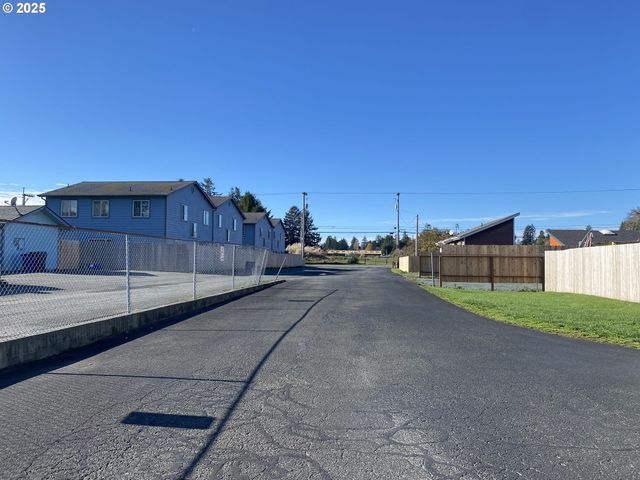 722 PIONEER Rd A, Brookings, OR 97415