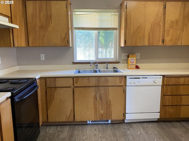 722 PIONEER Rd A, Brookings, OR 97415