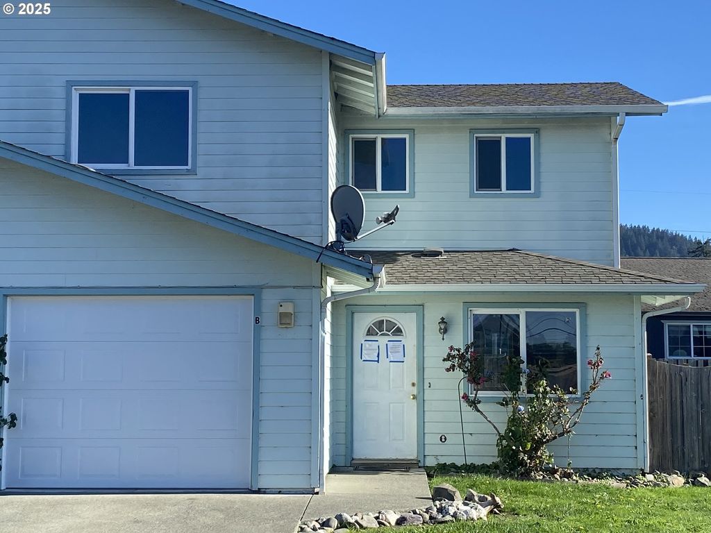 722 PIONEER Rd A, Brookings, OR 97415