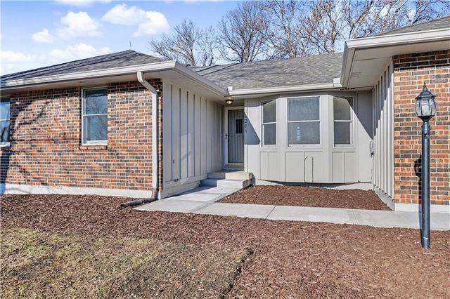 22284 Rosewood Street, Bucyrus, KS 66013