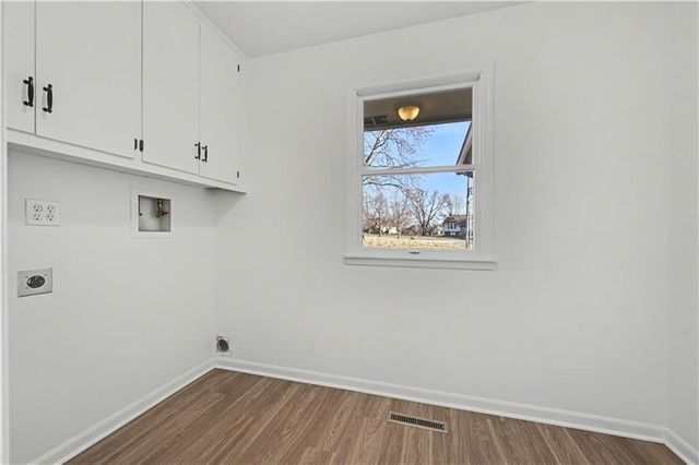 22284 Rosewood Street, Bucyrus, KS 66013