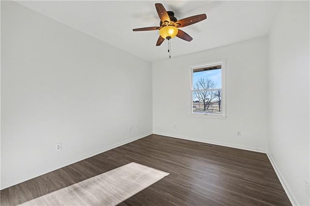 22284 Rosewood Street, Bucyrus, KS 66013