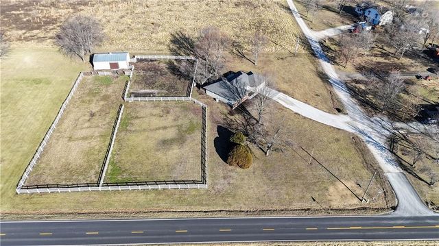 22284 Rosewood Street, Bucyrus, KS 66013