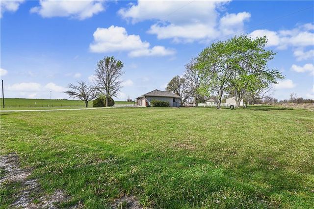 22284 Rosewood Street, Bucyrus, KS 66013