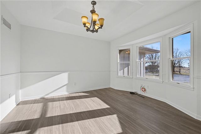 22284 Rosewood Street, Bucyrus, KS 66013