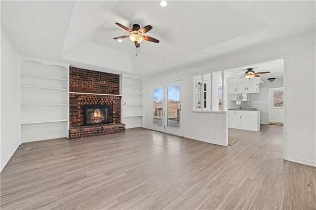 22284 Rosewood Street, Bucyrus, KS 66013