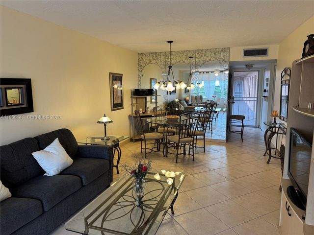 2861 Somerset Dr 407, Lauderdale Lakes, FL 33311