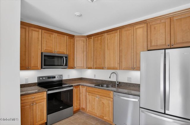 8 Wall Street APT 428, Clifton Park, NY 12065