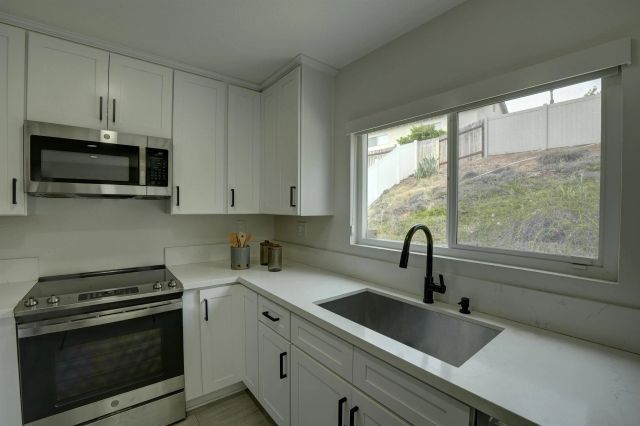 8430 Hydra Lane, San Diego, CA 92126