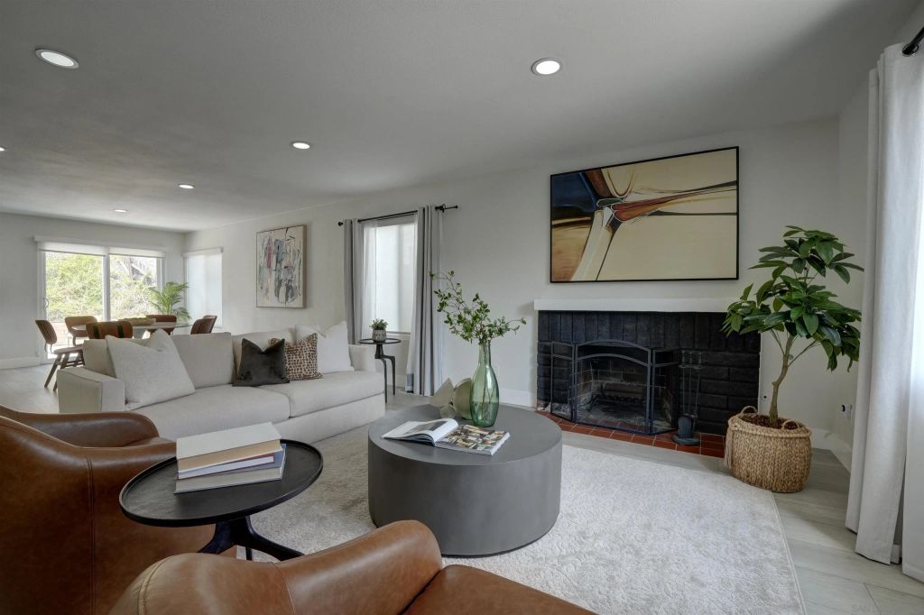 8430 Hydra Lane, San Diego, CA 92126