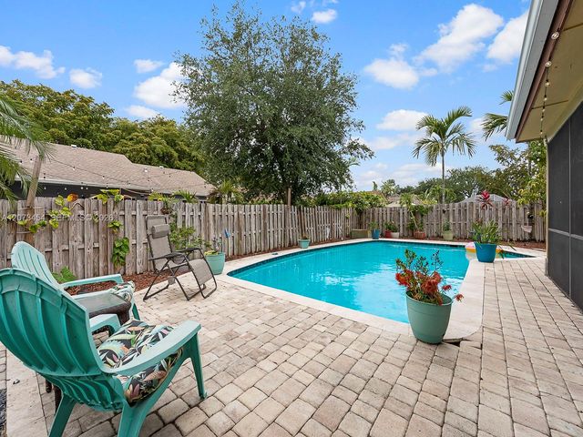 5009 SW 104th Avenue, Cooper City, FL 33328