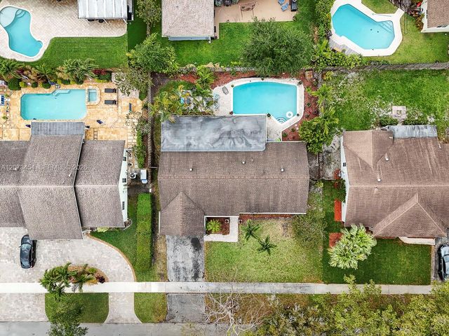 5009 SW 104th Avenue, Cooper City, FL 33328