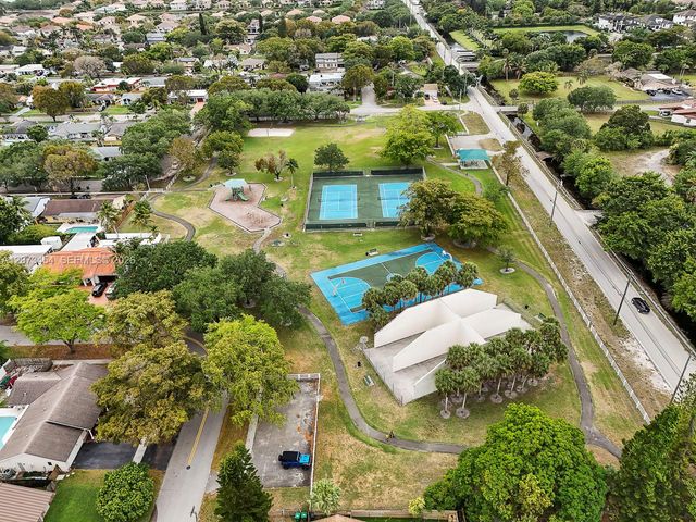 5009 SW 104th Avenue, Cooper City, FL 33328