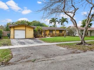 5009 SW 104th Avenue, Cooper City, FL 33328