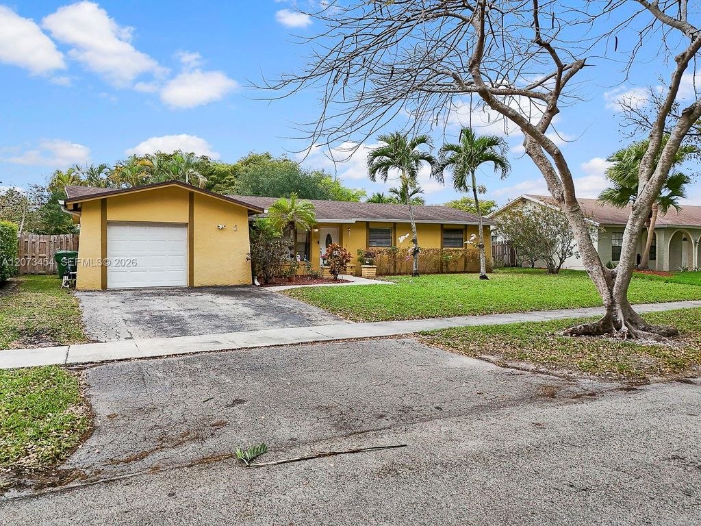 5009 SW 104th Avenue, Cooper City, FL 33328