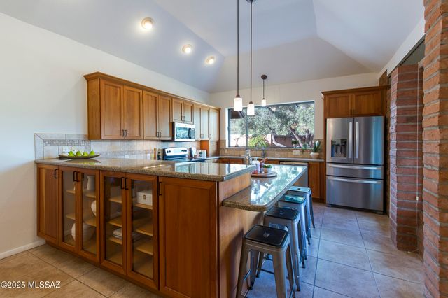 6300 E Via de la Yerba, Tucson, AZ 85750