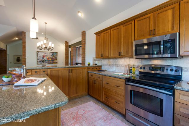 6300 E Via de la Yerba, Tucson, AZ 85750