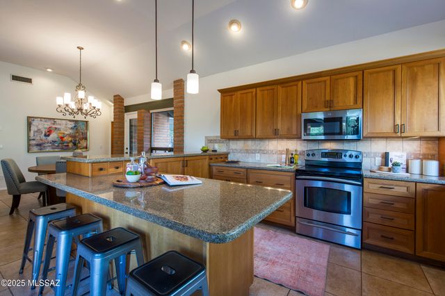 6300 E Via de la Yerba, Tucson, AZ 85750