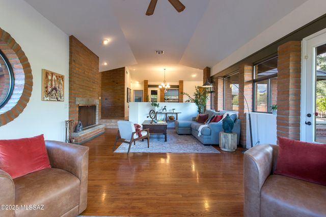 6300 E Via de la Yerba, Tucson, AZ 85750