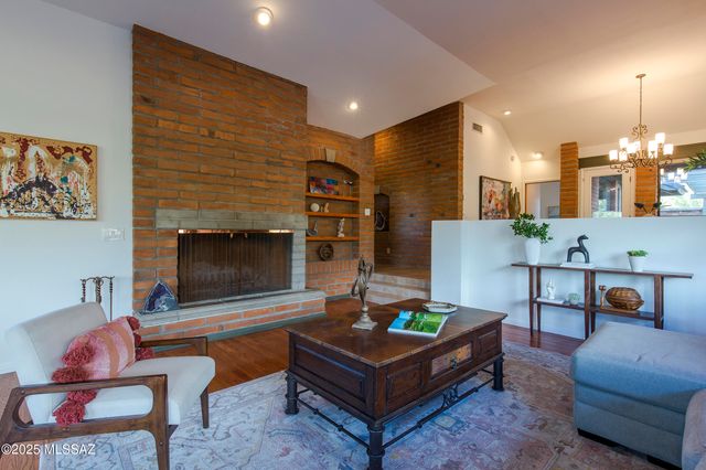 6300 E Via de la Yerba, Tucson, AZ 85750