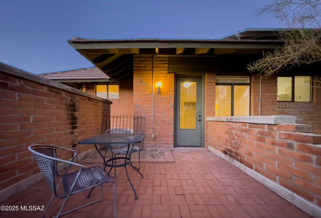 6300 E Via de la Yerba, Tucson, AZ 85750