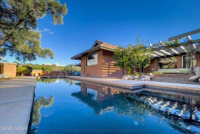 6300 E Via de la Yerba, Tucson, AZ 85750