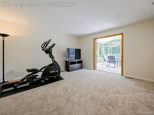 29523 Shenandoah Drive, Farmington, MI 48331