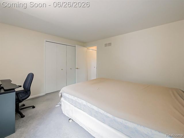 29523 Shenandoah Drive, Farmington, MI 48331