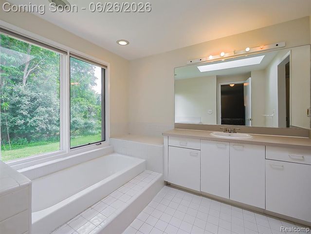 29523 Shenandoah Drive, Farmington, MI 48331
