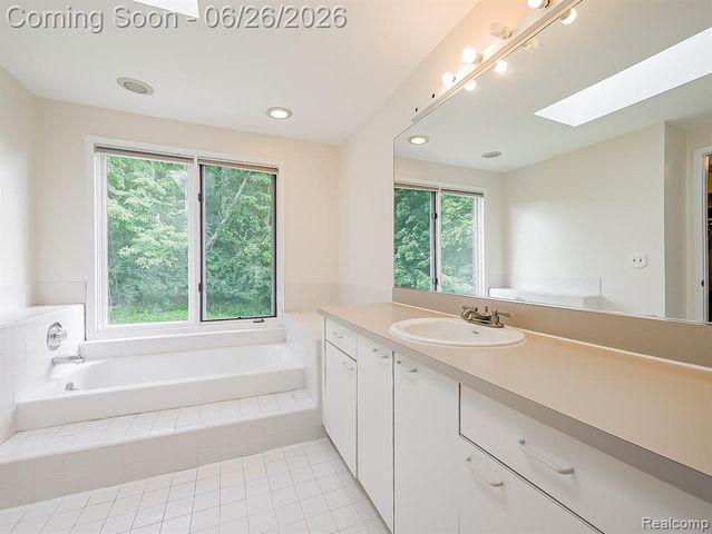 29523 Shenandoah Drive, Farmington, MI 48331