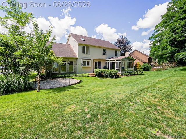 29523 Shenandoah Drive, Farmington, MI 48331