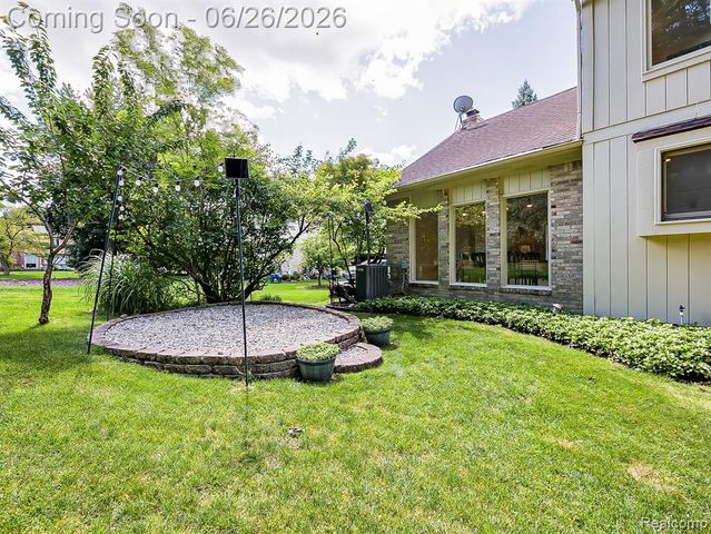 29523 Shenandoah Drive, Farmington, MI 48331