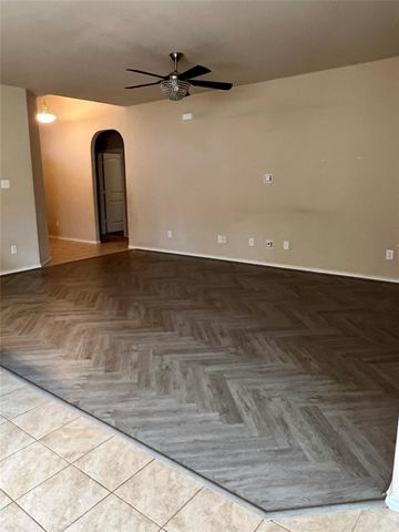 657 Cameron Way, Azle, TX 76020