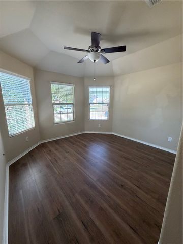 657 Cameron Way, Azle, TX 76020