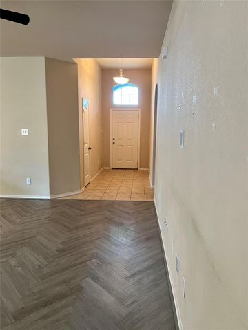 657 Cameron Way, Azle, TX 76020