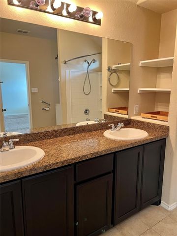 657 Cameron Way, Azle, TX 76020