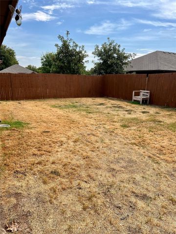 657 Cameron Way, Azle, TX 76020