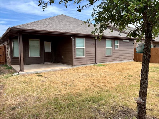 657 Cameron Way, Azle, TX 76020