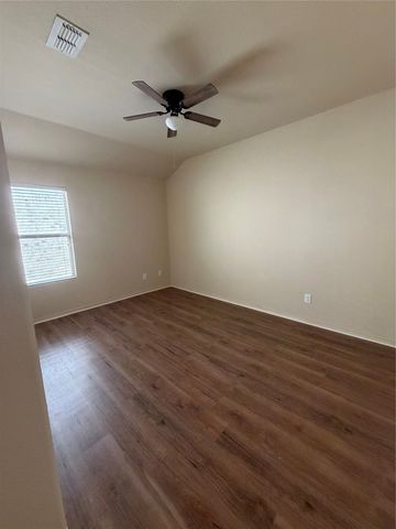 657 Cameron Way, Azle, TX 76020