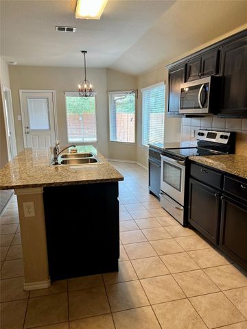 657 Cameron Way, Azle, TX 76020