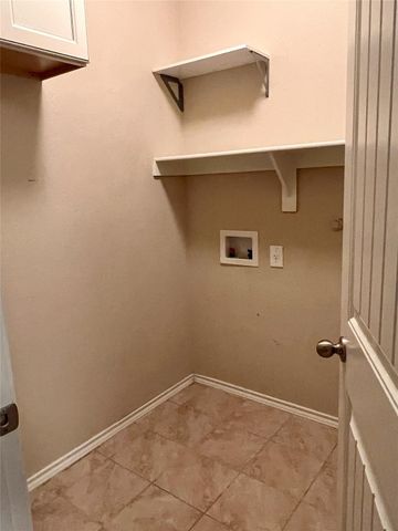 657 Cameron Way, Azle, TX 76020