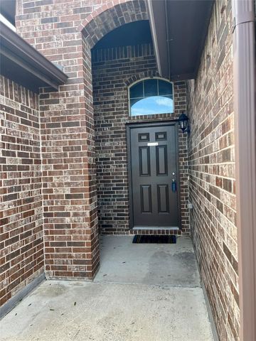 657 Cameron Way, Azle, TX 76020