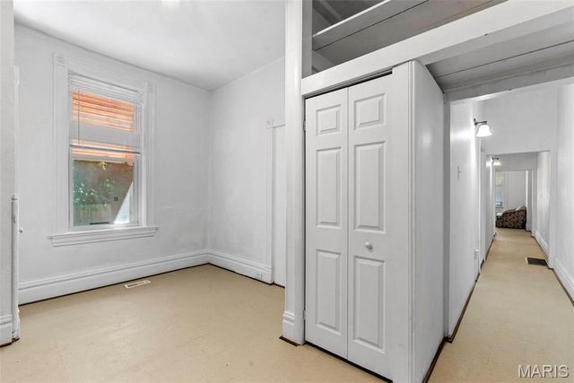 4434 compton, St Louis, MO 63111