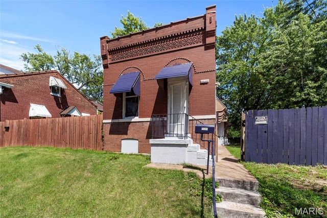4434 compton, St Louis, MO 63111