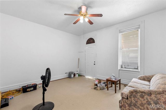 4434 compton, St Louis, MO 63111